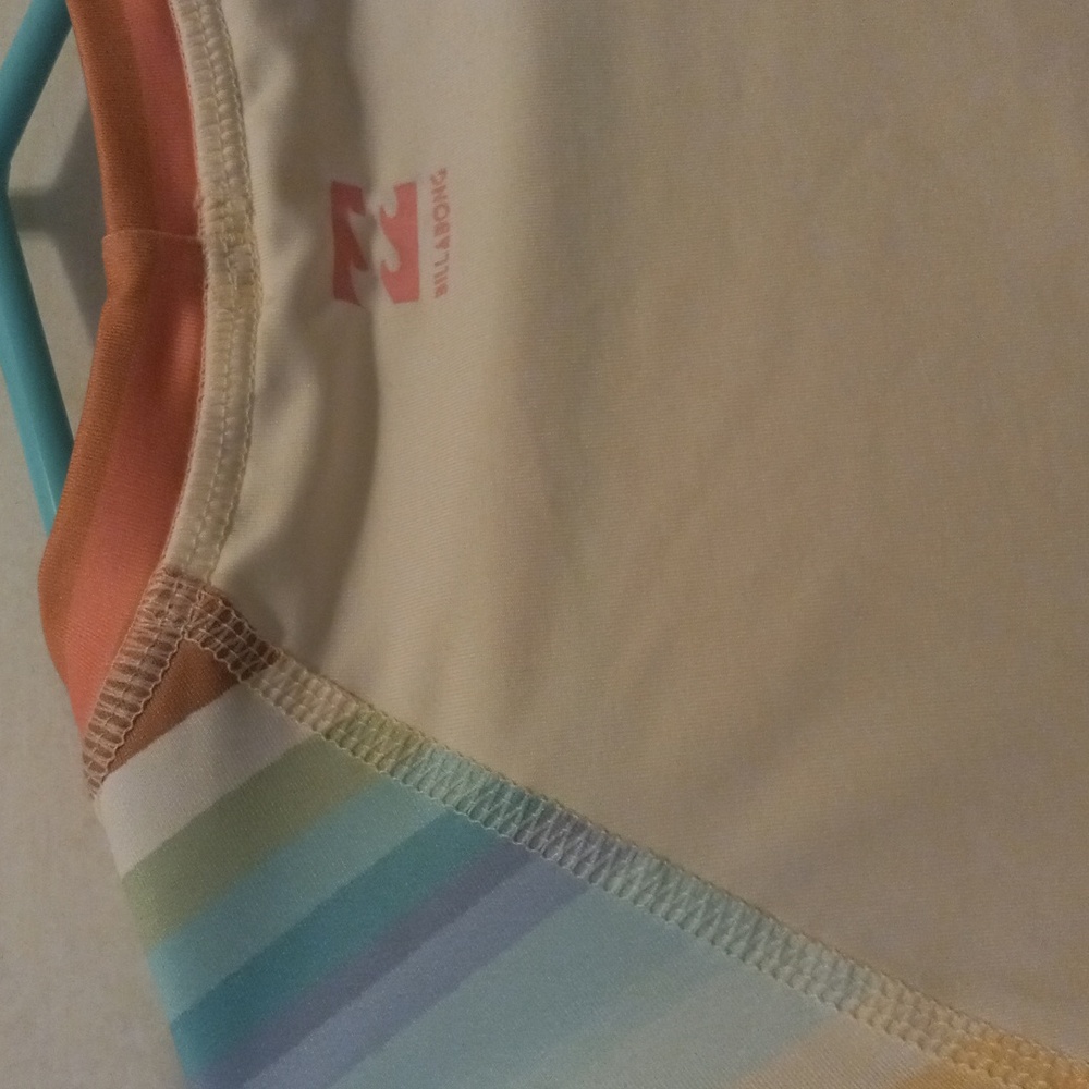 Billabong Girls Rashguard - Picture 3 of 4